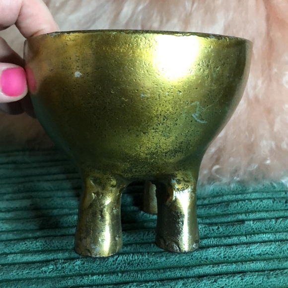 NWOT Anthropologie brass Ezzie elephant planter. Never used. Adorable!! - Picture 4 of 9
